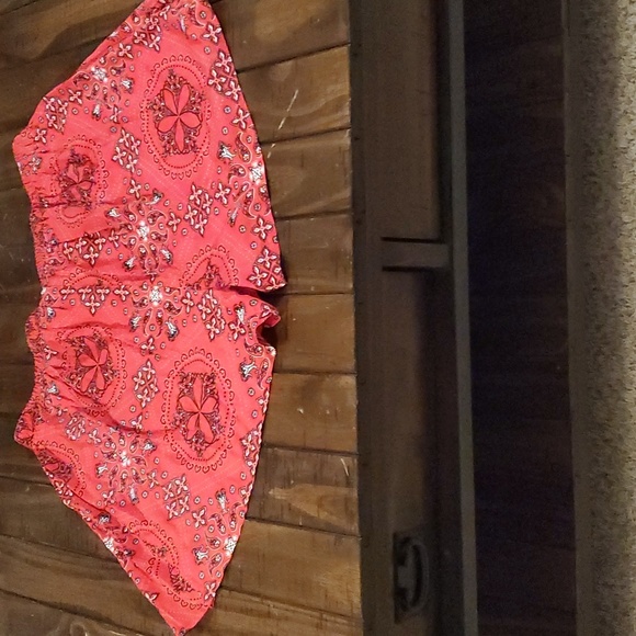 EUC Venus Red Paisley Shorts Size XL - Picture 3 of 3